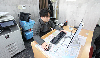 関西ヤドカリ不動産社内風景2